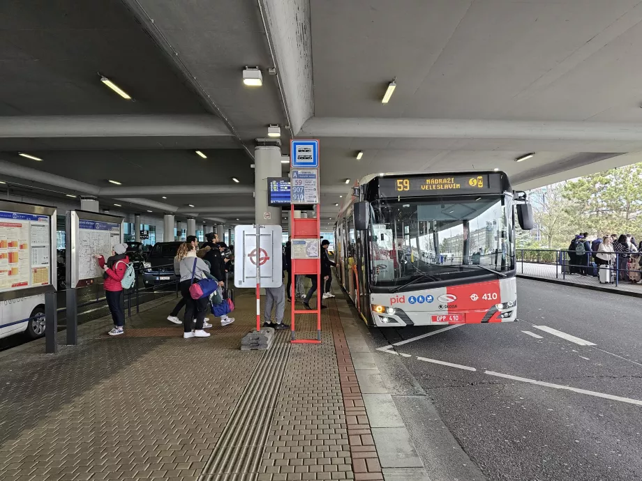 Trolleybus-Haltestelle, Terminal 2