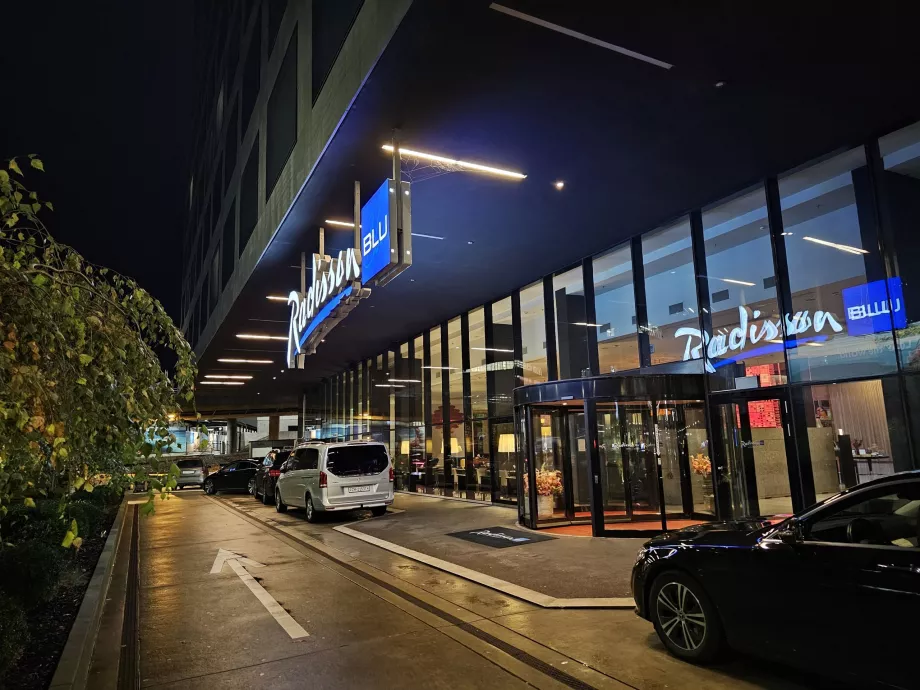 Hotel Radisson Blu, ZRH Flughafen