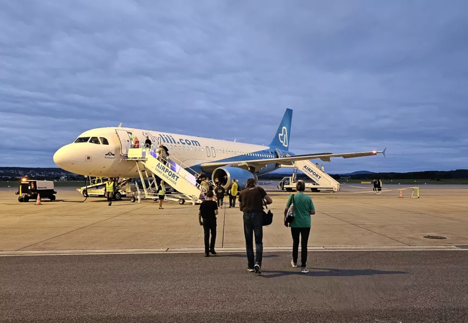 Airbus A320 Fly Lili am Flughafen České Budějovice