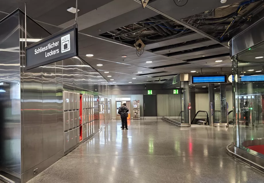 Gepäckschließfächer am Bahnhof