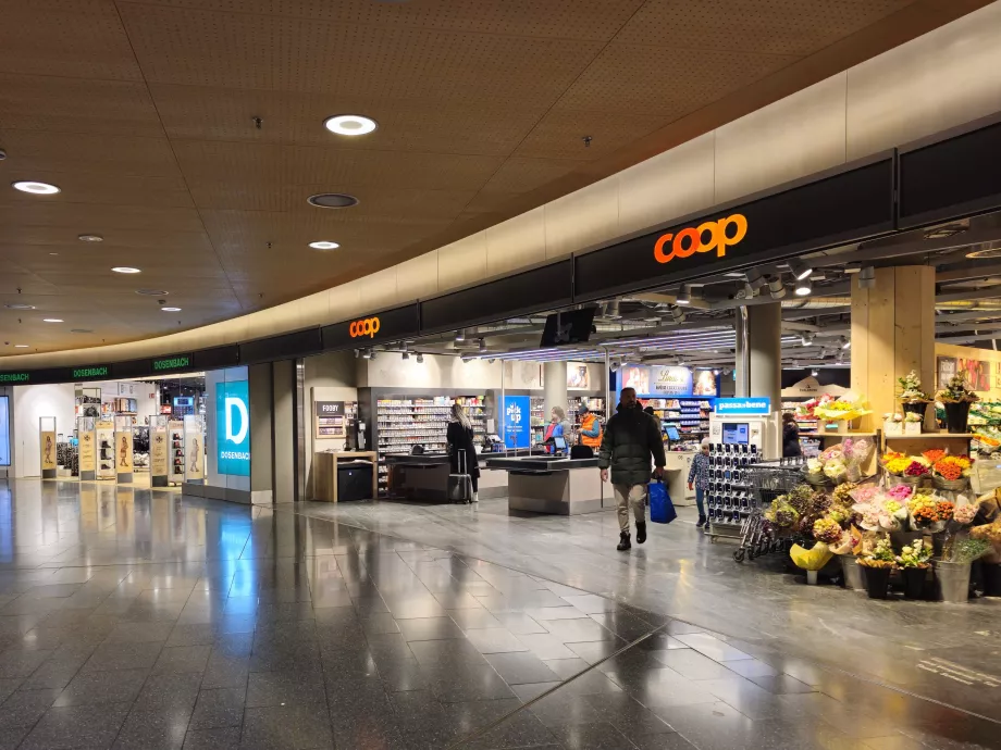 Coop in der Nähe des Bahnhofs und des Flughafens ZRH