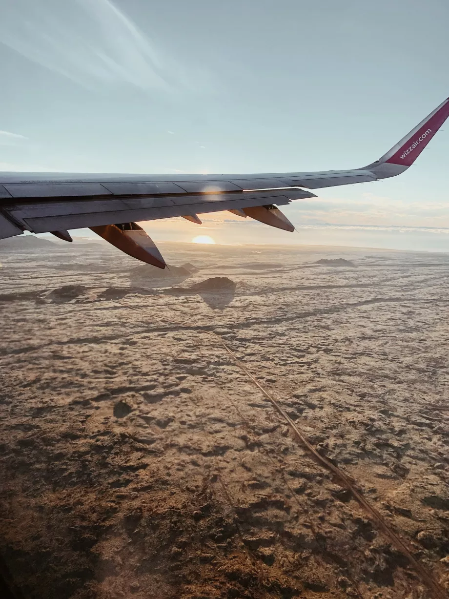 Landung auf dem Flughafen Keflavík