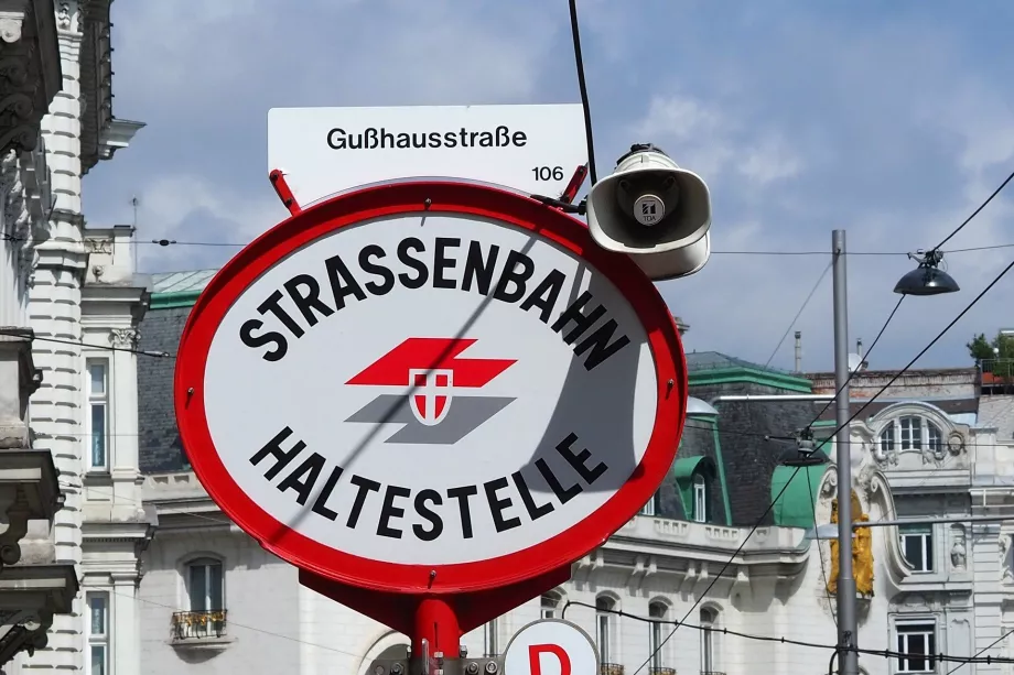 Straßenbahnhaltestelle