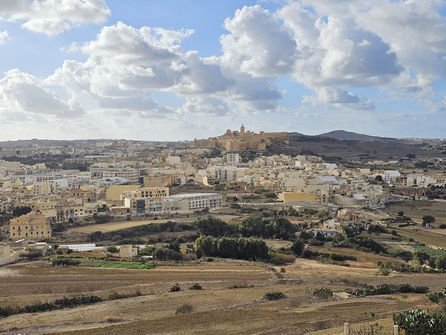 Blick auf Cittadella von der Stadt Xaghra aus