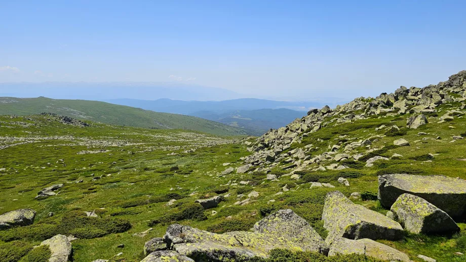 Blick auf das Vitoscha- und Rila-Gebirge