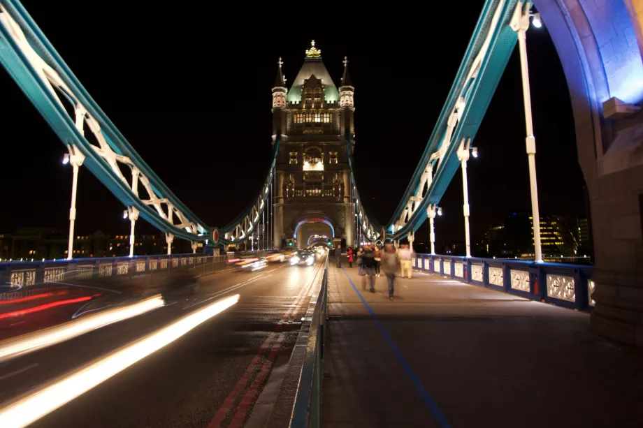 Spaziergang über die Tower Bridge