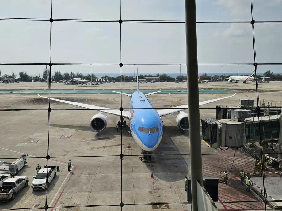 Neos am Flughafen Phuket, Thailand